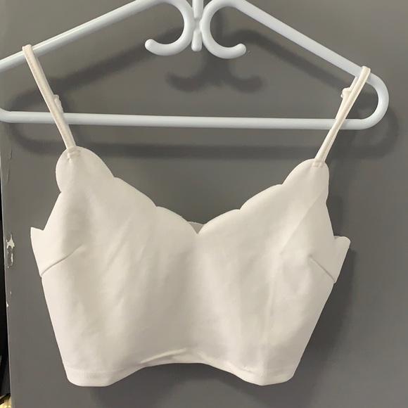 White cropped ruffle top - Picture 1 of 1